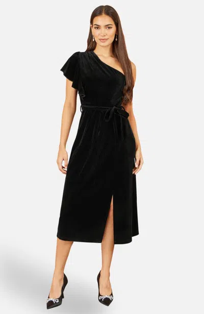 Yumi Velvet One Shoulder Midi Dress In Black