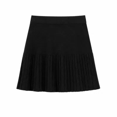 Yumi Women's  Black Knitted Pleated Mini Skirt