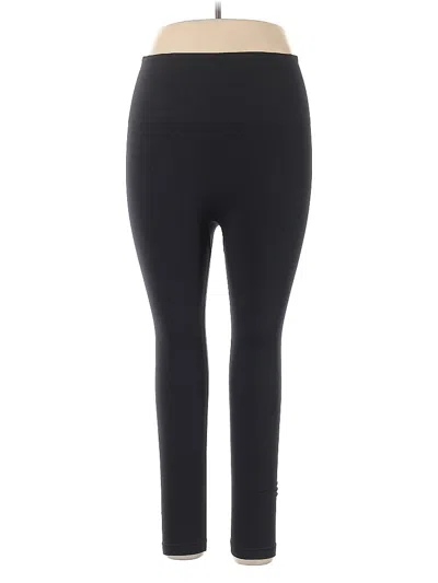 Pre-owned Yummie Active Pants In Black