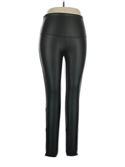 Pre-owned Yummie Active Pants In Black