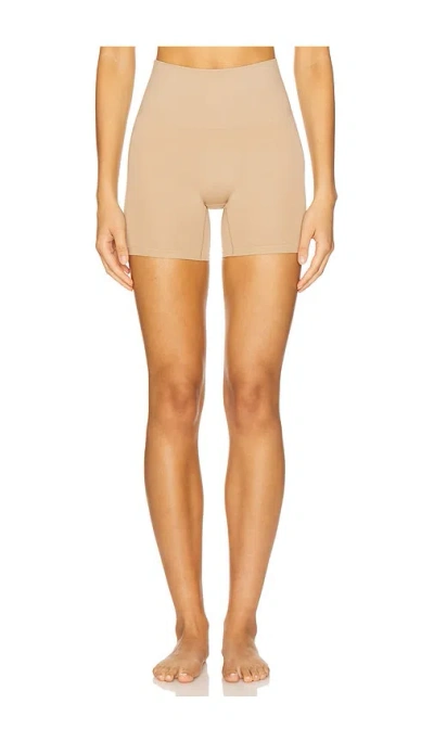 Yummie Isla Shaping Short In Beige