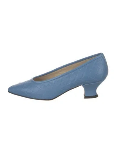 Pre-owned Yuni Buffa Leather Patterned Pumps In Blue