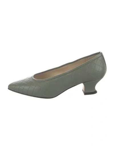 Pre-owned Yuni Buffa Leather Patterned Pumps In Green