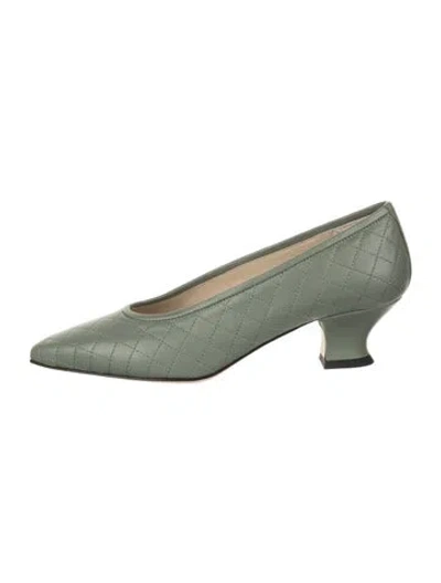 Pre-owned Yuni Buffa Leather Patterned Pumps In Green