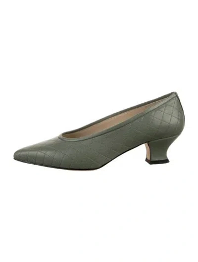 Pre-owned Yuni Buffa Leather Patterned Pumps In Green
