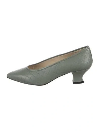 Pre-owned Yuni Buffa Leather Patterned Pumps In Green