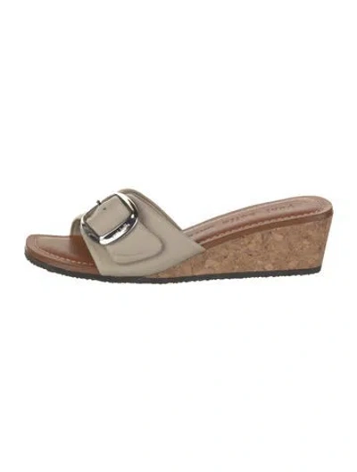 Pre-owned Yuni Buffa Leather Slides In Neutral