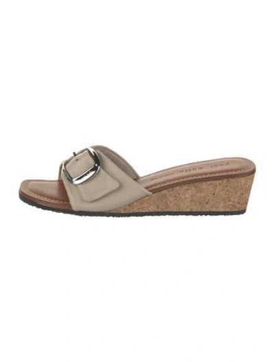 Pre-owned Yuni Buffa Leather Slides W/ Tags In Neutral