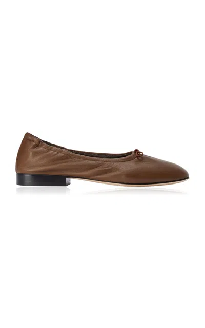 Yuni Buffa Pia Leather Ballet Flats In Brown
