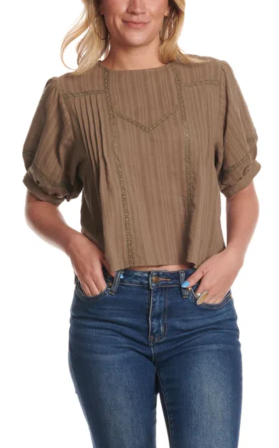 Yura Women's Olive Lace Puff Sleeve Cropped Top In Green