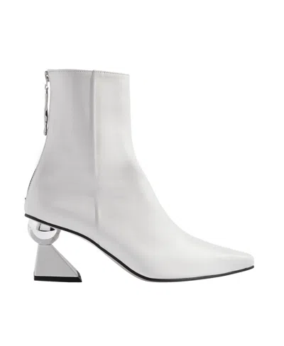 Yuul Yie Amoeba Pointed Boots In White