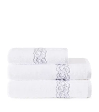 Yves Delorme Festons Guest Towel In White