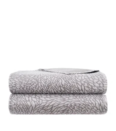Yves Delorme Souvenir Super King Bedcover In Grey
