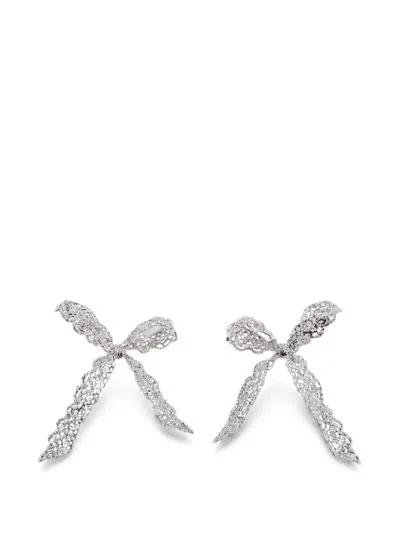 Yvmin Lace-effect Bow-motif Earrings In Metallic