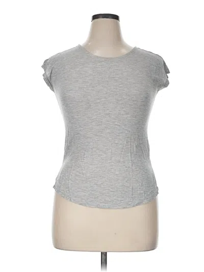Pre-owned Z By Zella Short Sleeve Top Gray Crew Neck Tops
