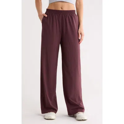 Z By Zella Vista High Waist Woven Pants In Burgundy