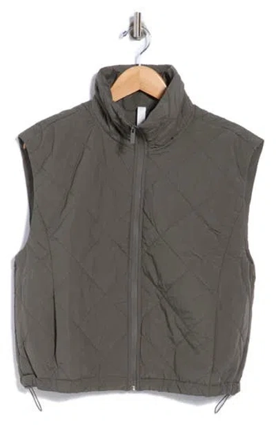 Z By Zella Wander Diamond Quilted Vest In Gray