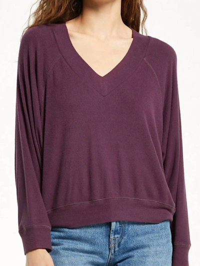 Z SUPPLY CARLY BRUSHED RIB V-NECK TOP IN DEEP PLUM