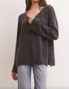 Z SUPPLY MODERN V-NECK SWEATER IN CHARCOAL HEATHER