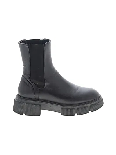 Pre-owned Zara Ankle Boots In Black