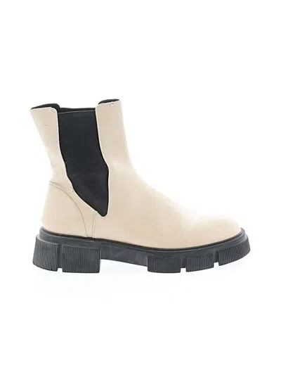 Pre-owned Zara Ankle Boots In Ivory
