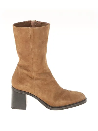 Pre-owned Zara Boots In Brown