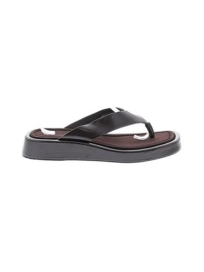 Pre-owned Zara Flip Flops In Brown