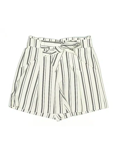 Zara Shorts In White