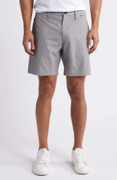 Zella 7-inch Flat Front Stretch Chambray Shorts In Grey December