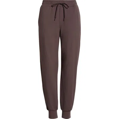 Zella Move In Pocket Joggers In Brown