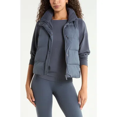 Zella Rib Trim Puffer Vest In Gray