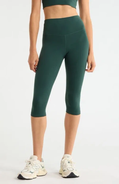 Zella Studio Luxe High Waist Capri Leggings In Green