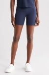 Zella Studio Luxe Pocket Bike Shorts In Navy Sapphire