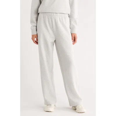 Zella Ultracozy Fleece Straight Leg Sweatpants In Gray
