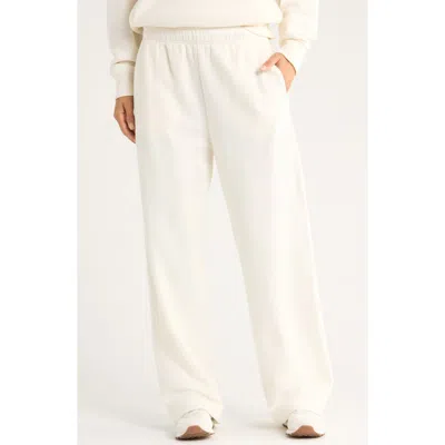 Zella Ultracozy Fleece Straight Leg Sweatpants In White