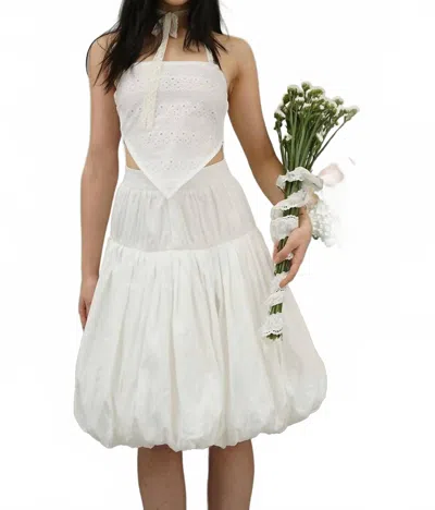 Zemeta Whip Balloon Skirt In White In Burgundy
