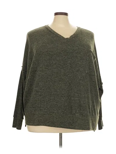 Pre-owned Zenana 3/4 Sleeve T-shirt In Green