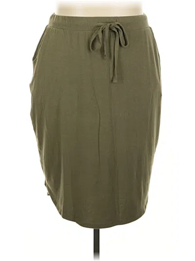 Pre-owned Zenana Casual Skirt In Green