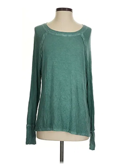 Pre-owned Zenana Long Sleeve T-shirt In Green