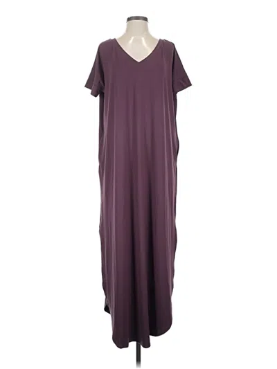 Pre-owned Zenana Outfitters Casual Dress In Burgundy