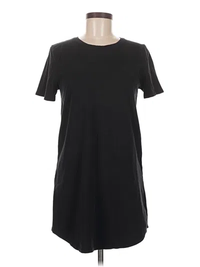 Pre-owned Zenana Outfitters Short Sleeve T-shirt In Black