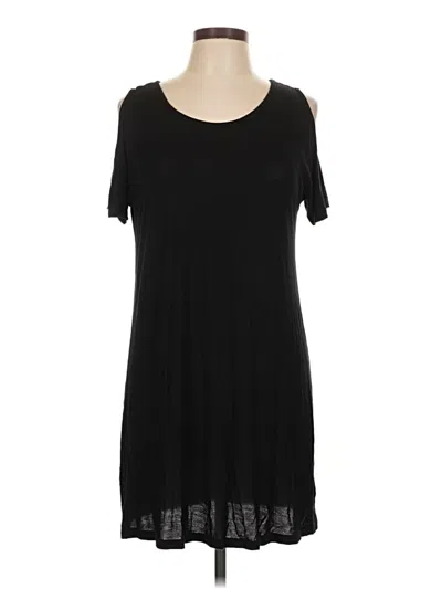 Pre-owned Zenana Outfitters Short Sleeve T-shirt In Black