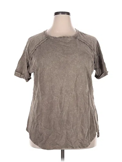 Pre-owned Zenana Short Sleeve T-shirt In Gray