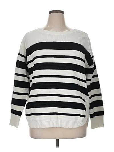 Pre-owned Zenergy By Chico's Pullover Sweater In White