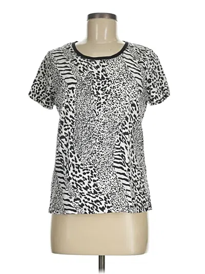 Pre-owned Zenergy By Chico's Short Sleeve T-shirt In Silver