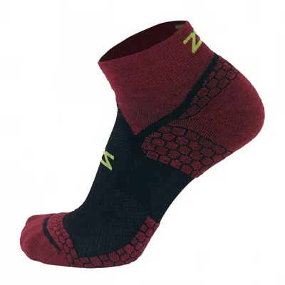 Zensah Unisex Grit Performance Socks In Burgundy In Black