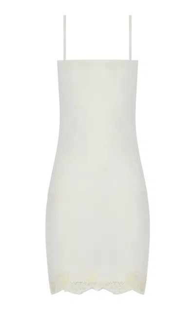 Zeynep Arcay Moda Operandi In White