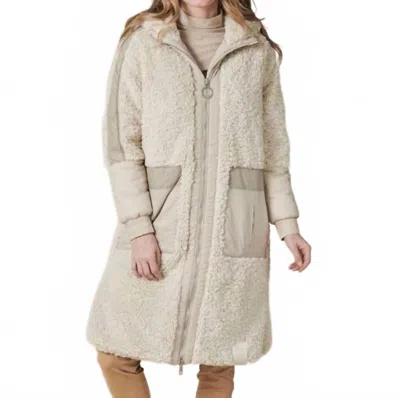 Zhrill Fog Sherpa Jacket In Beige In White