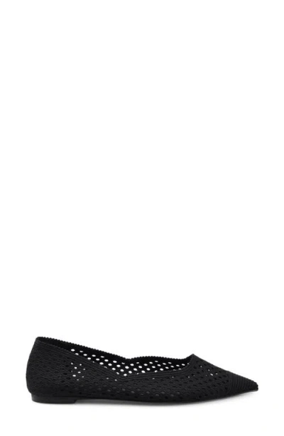 Zigi Cindylou Pointed Toe Flat In Black Fabric