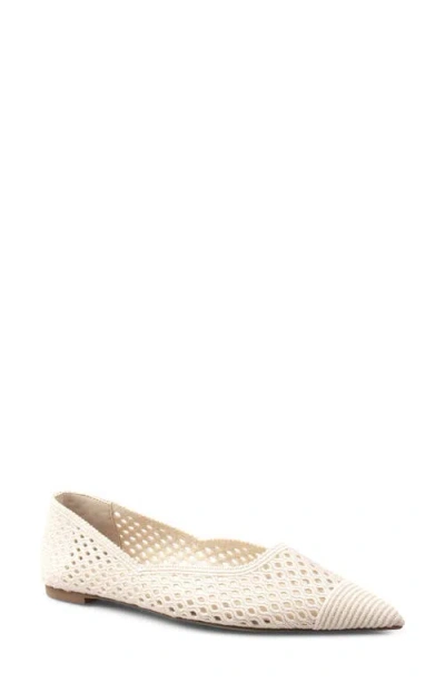 Zigi Cindylou Pointed Toe Flat In Off White Fabric